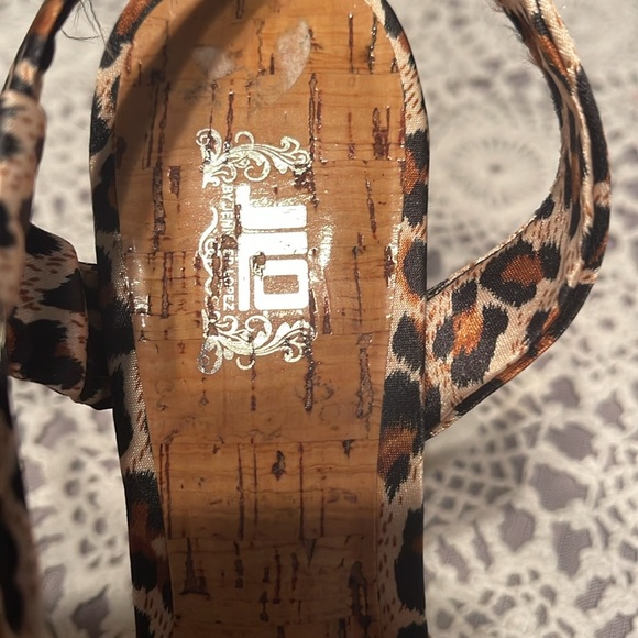 JLo Leopard sandals - Picture 2 of 4